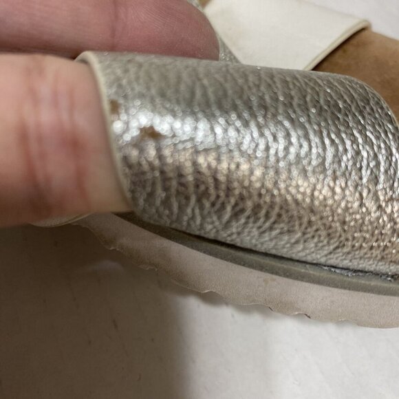 UGG Australia Flat sandals SILVER KARI METALLIC Women's Size 7 - Picture 4 of 8